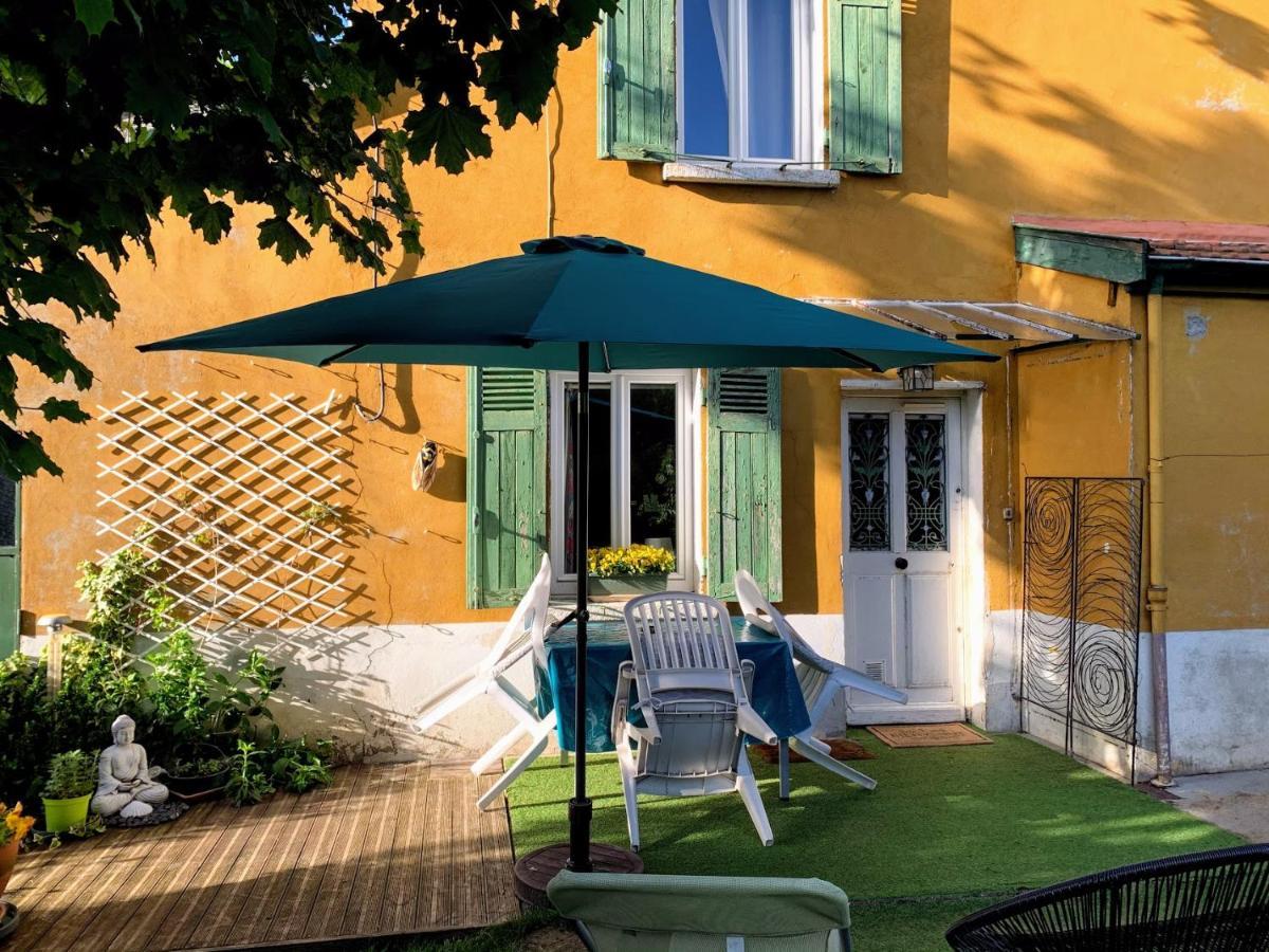 "La Petite Maison" Sainte-Foy-lès-Lyon Eksteriør billede
